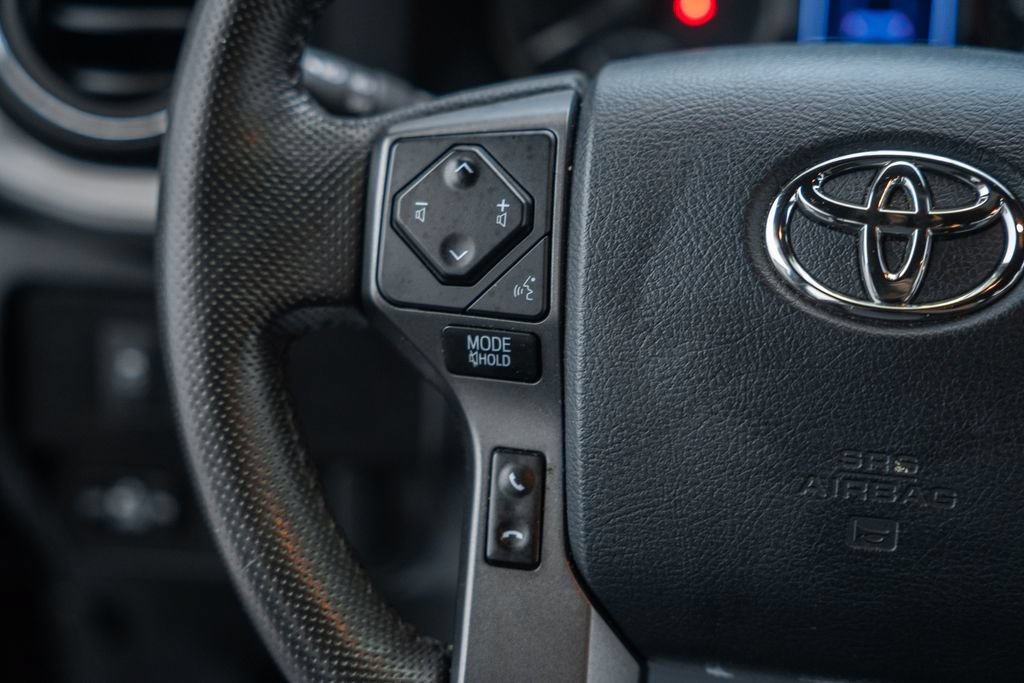 Used 2020 Toyota Tacoma TRD Off-Road w/ Technology Package AWD/4WD image 30
