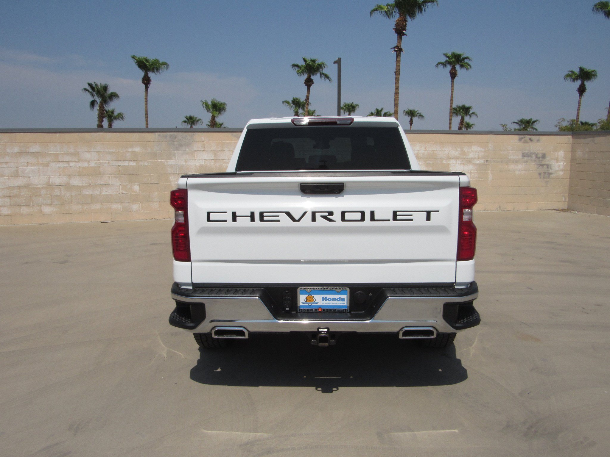 Used 2022 Chevrolet Silverado 1500 LT w/ Z71 Off-Road Package AWD/4WD image 7