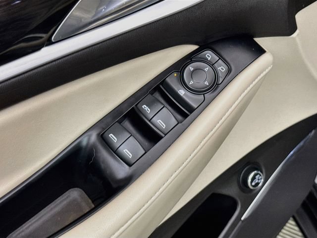 Used 2019 Buick Enclave Essence AWD/4WD image 18