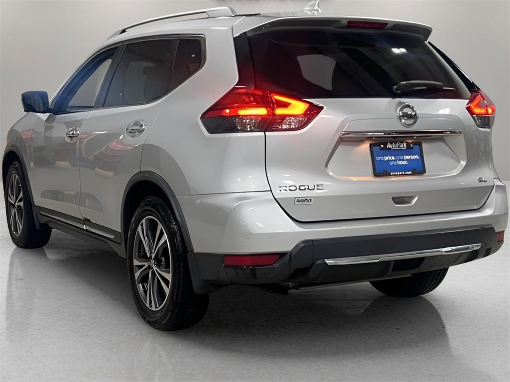 Used 2017 Nissan Rogue SL image 5