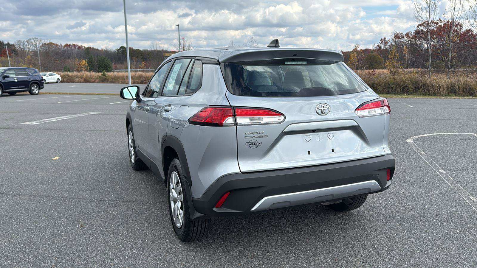 Used 2022 Toyota Corolla Cross L image 9