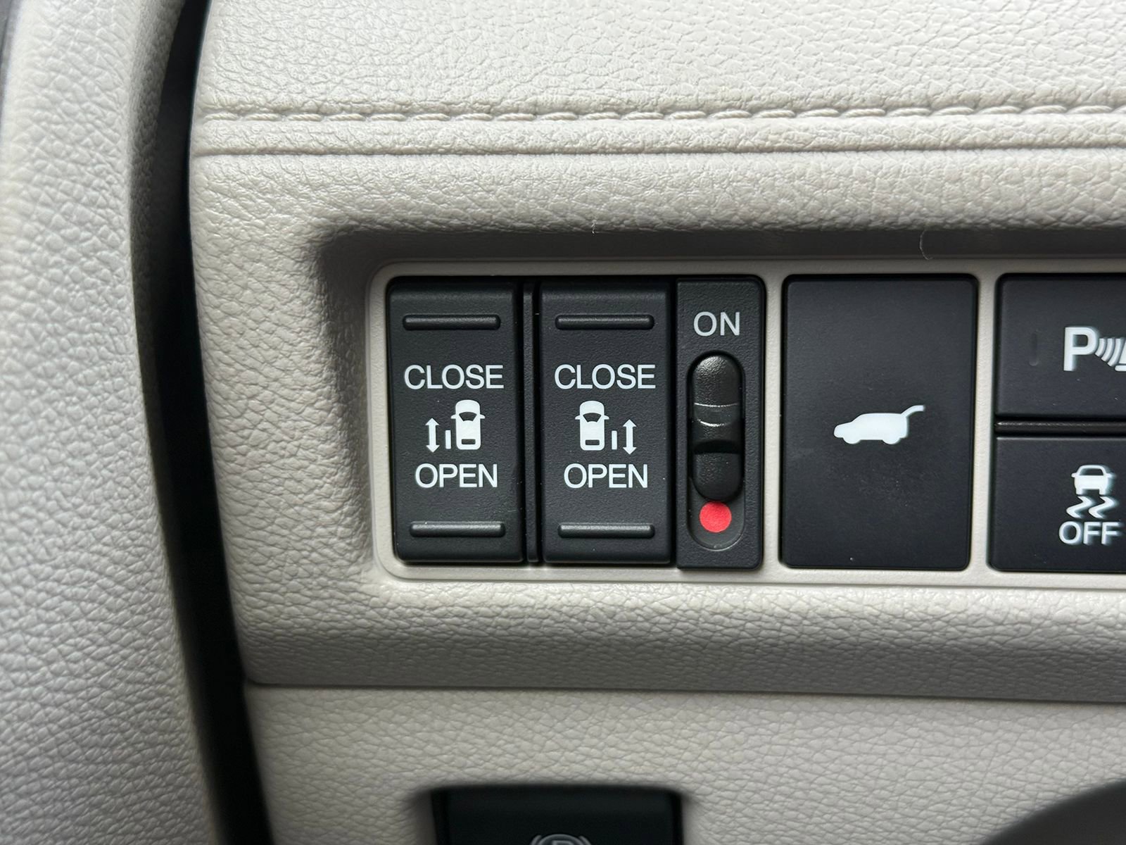 Used 2025 Honda Odyssey Elite image 44