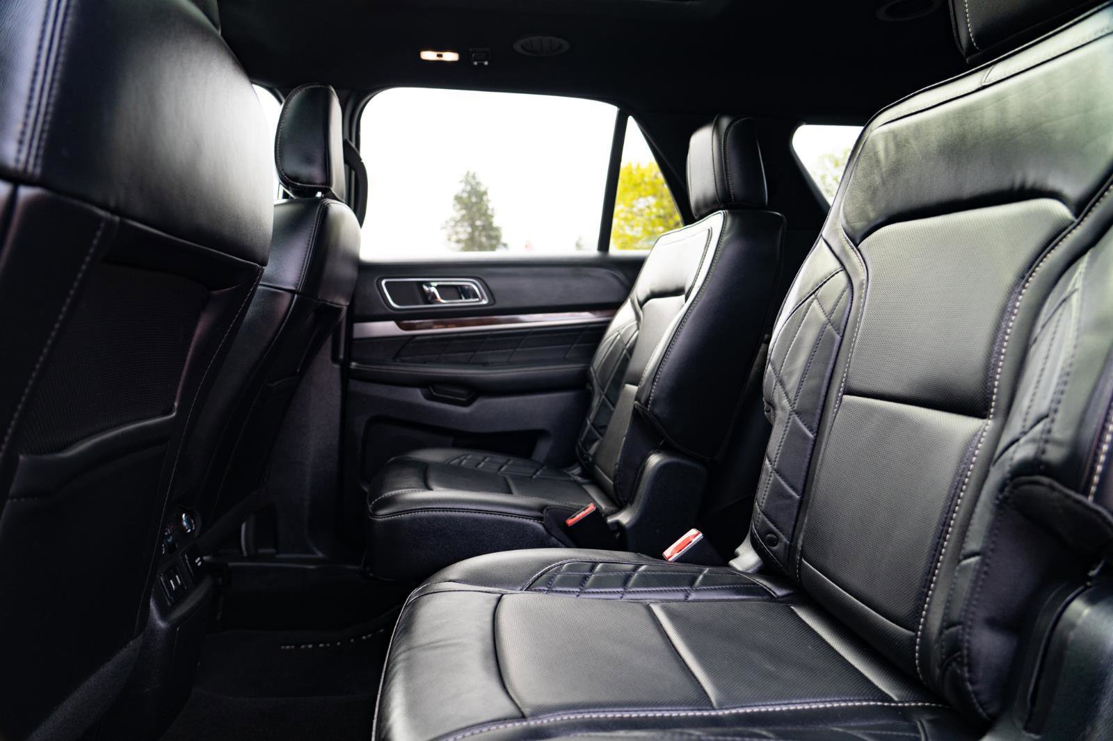 Used 2019 Ford Explorer Platinum AWD/4WD image 17