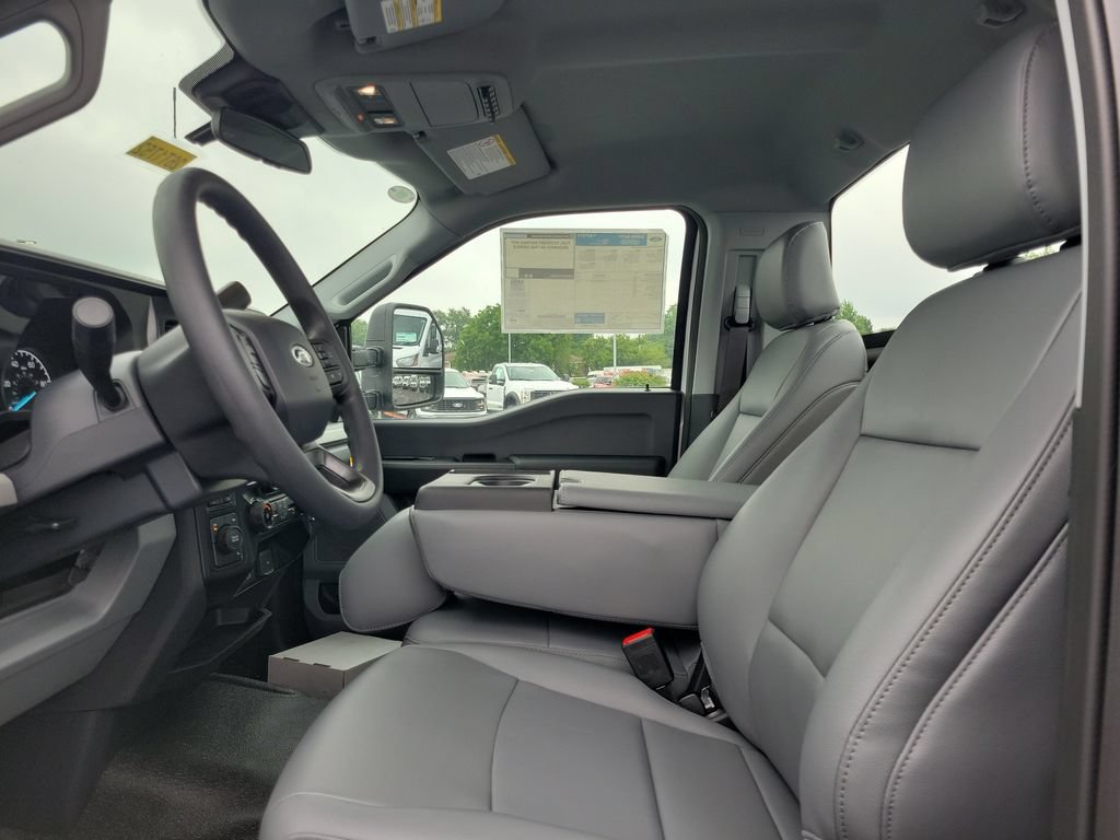 New 2026 Ford F550 4x4 Regular Cab Super Duty image 16