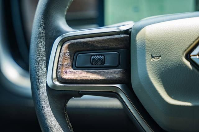 Used 2023 Rivian R1S Launch Edition image 14