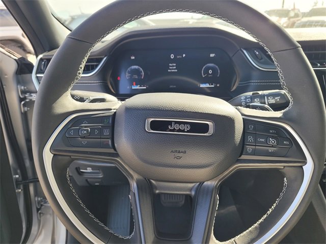 New 2025 Jeep Grand Cherokee Laredo X w/ Luxury Tech Group I image 12