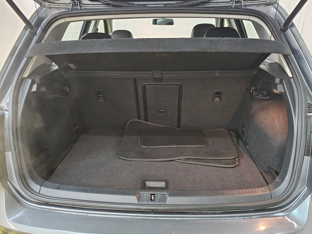 Used 2015 Volkswagen Golf SE FWD image 14