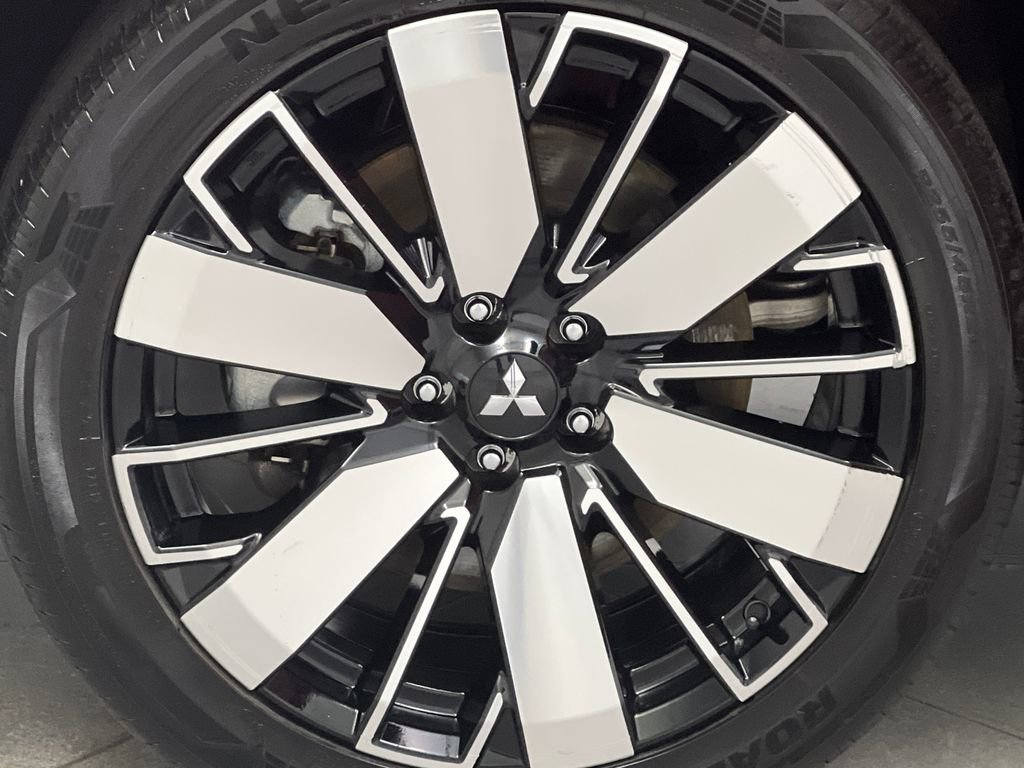 Used 2025 Mitsubishi Outlander SE AWD/4WD image 70