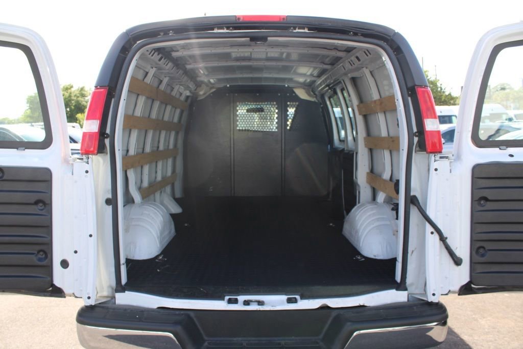 Used 2023 GMC Savana 2500 w/ Driver Convenience Package RWD image 5