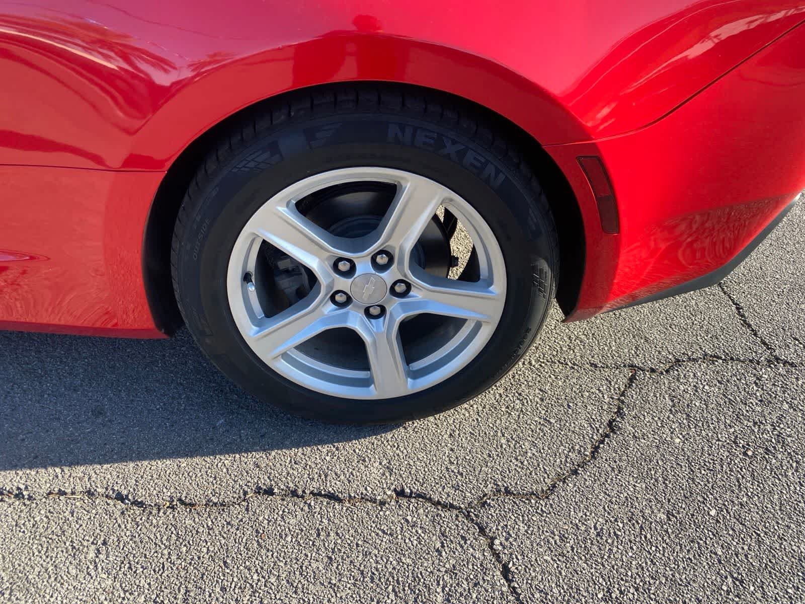 Used 2016 Chevrolet Camaro LT RWD image 10