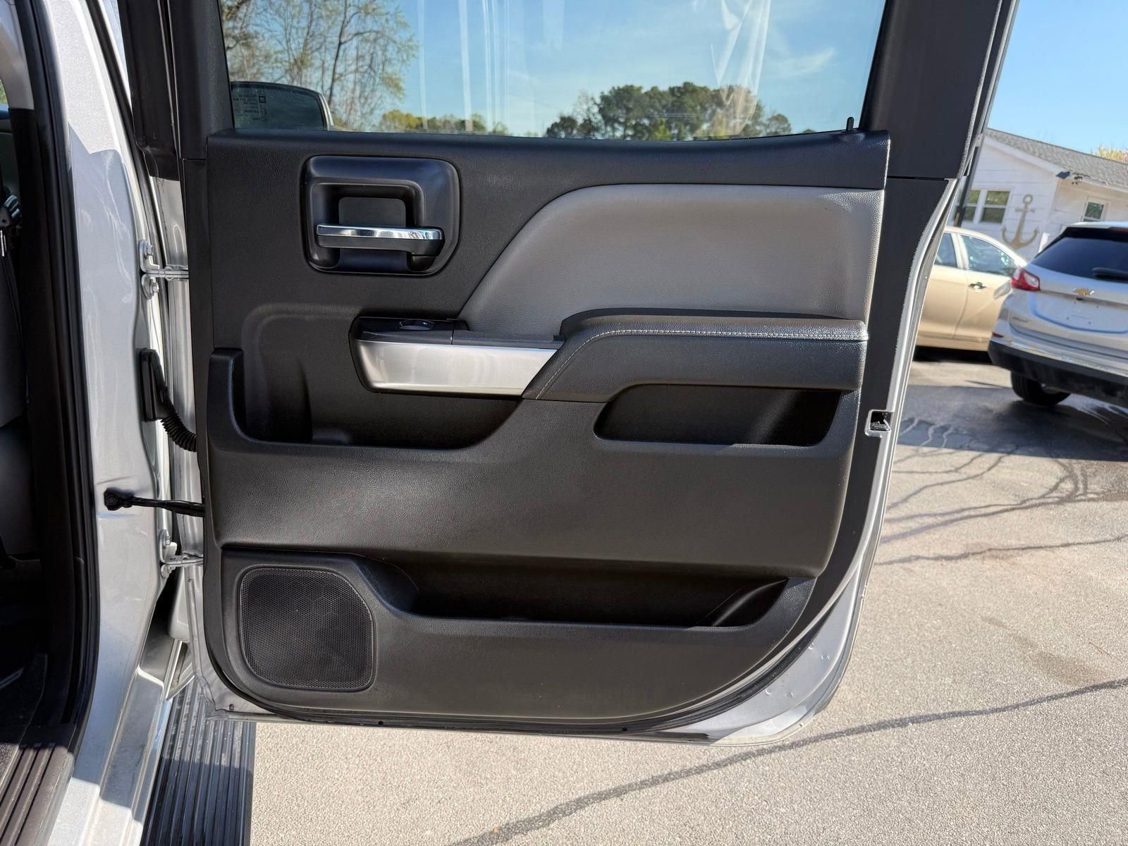 Used 2018 Chevrolet Silverado 1500 LT w/ All Star Edition AWD/4WD image 27