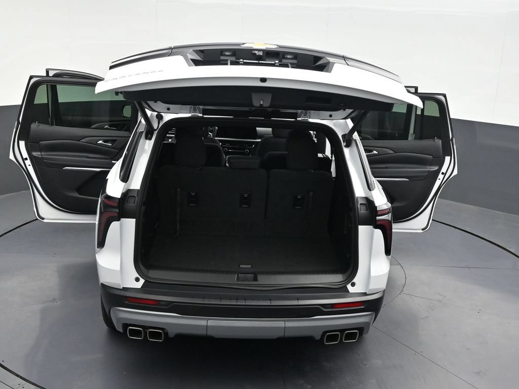 Used 2025 Chevrolet Traverse LT FWD image 37