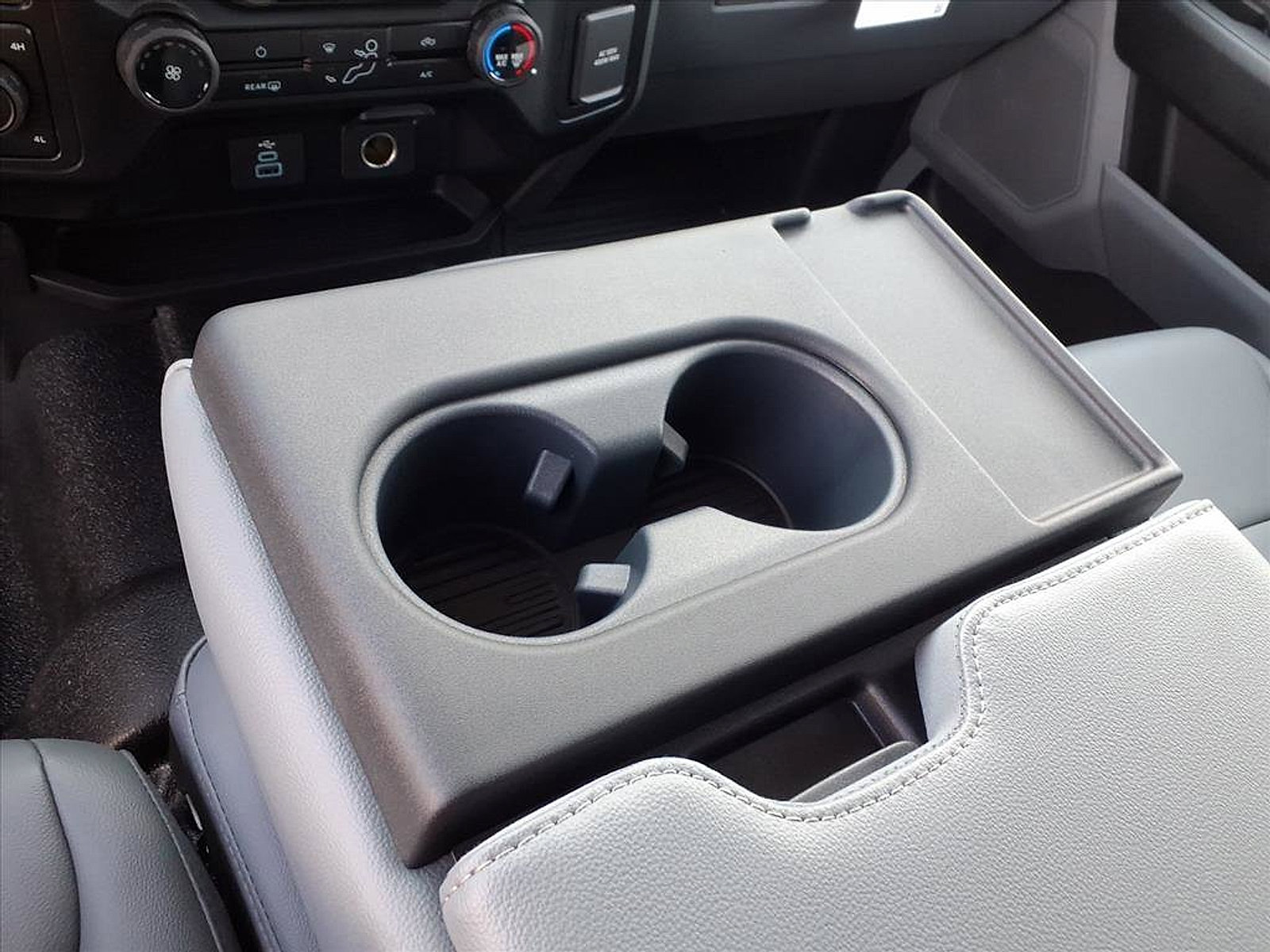 New 2026 Ford F550 4x4 SuperCab Super Duty image 17