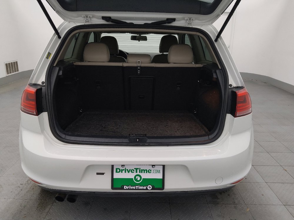 Used 2015 Volkswagen Golf S image 29