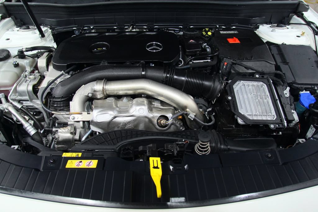 Used 2025 Mercedes-Benz GLB 250 4MATIC image 34