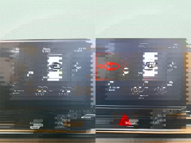 Used 2025 Kia Carnival EX image 24