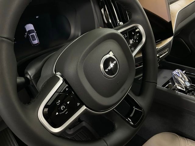 New 2026 Volvo XC60 B5 Plus w/ Protection Package Premier image 20