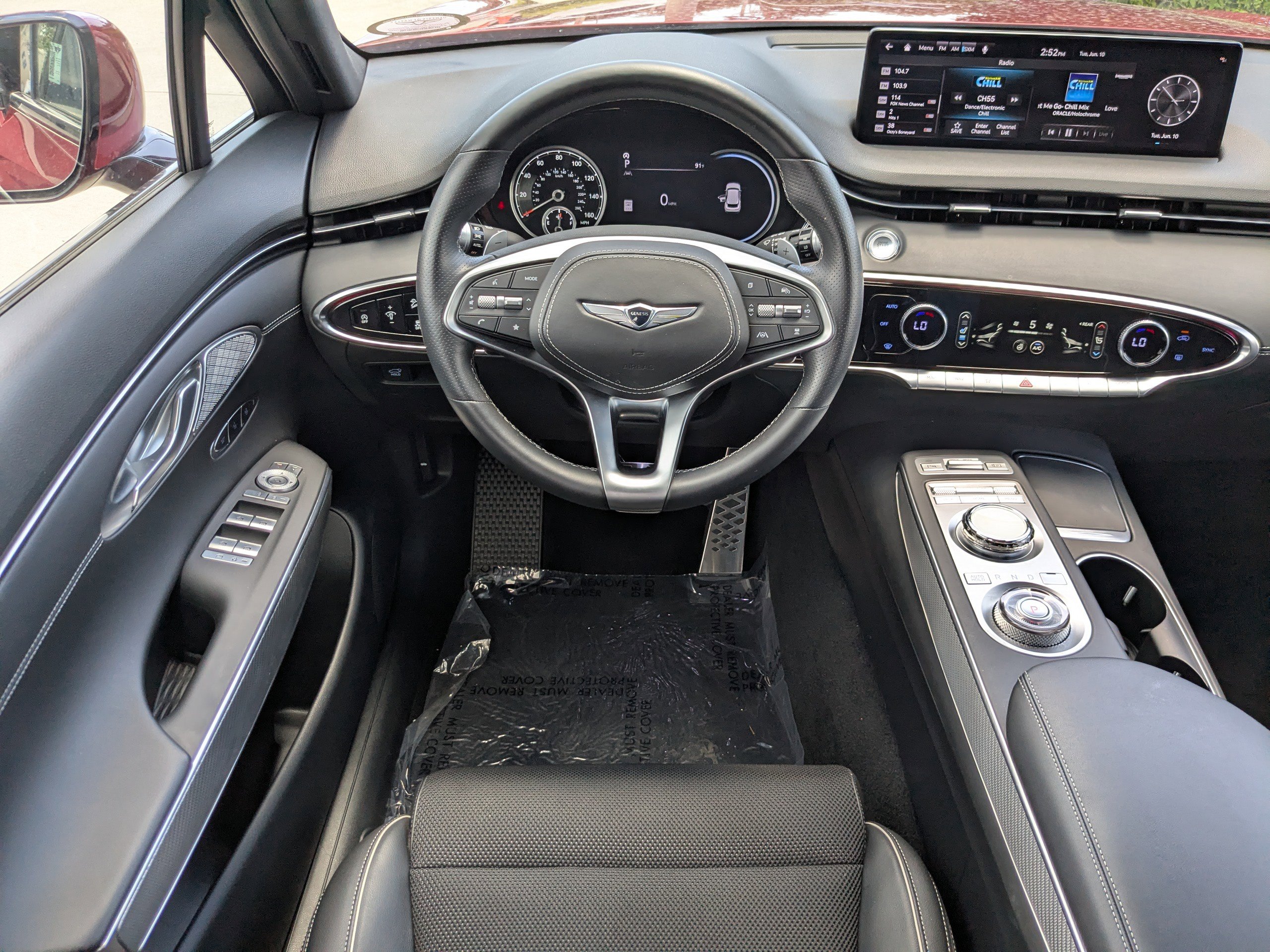 Used 2024 Genesis GV70 3.5T Sport image 12