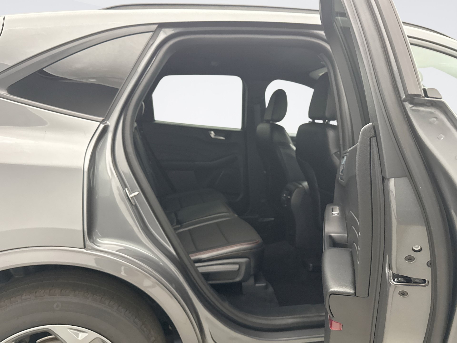 Used 2024 Ford Escape ST-Line w/ Tech Pack #1 AWD/4WD image 18