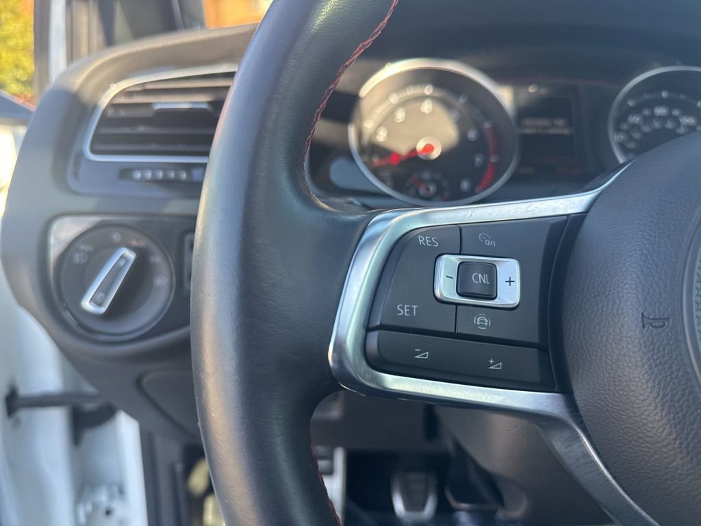 Used 2019 Volkswagen GTI SE image 17
