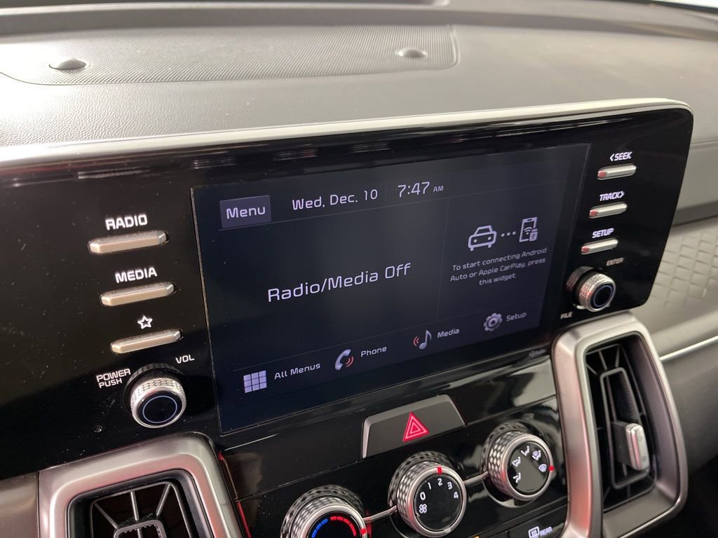 Used 2023 Kia Sorento LX image 28