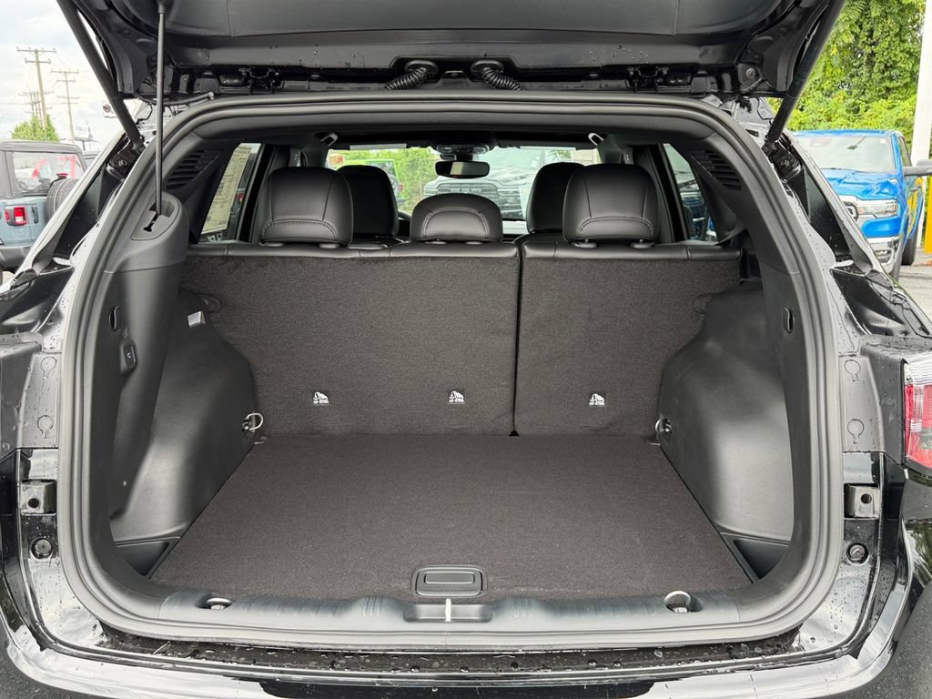 New 2026 Jeep Compass Latitude AWD/4WD image 17