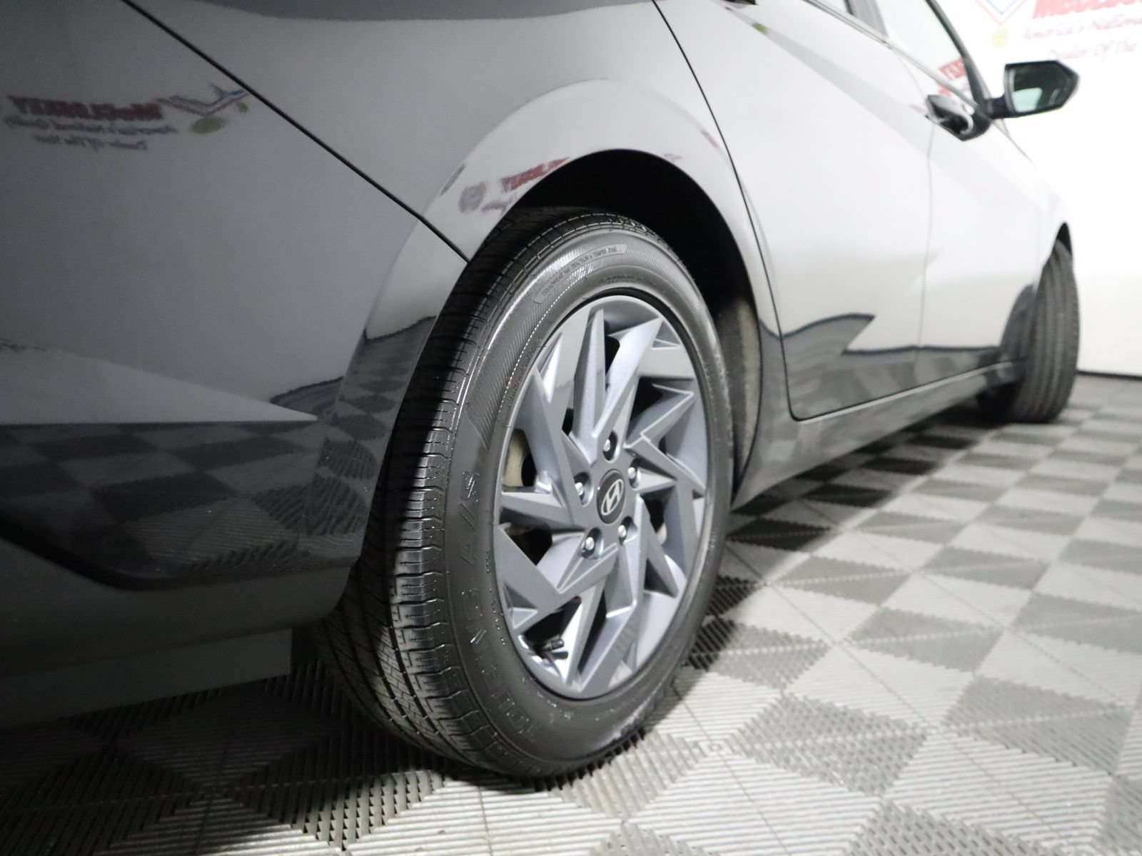 Used 2024 Hyundai Elantra SEL FWD image 9