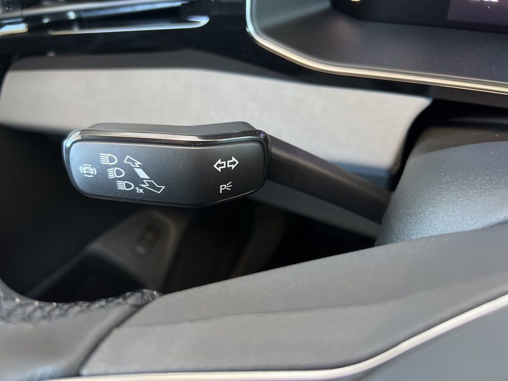 New 2025 Volkswagen Jetta SE image 37