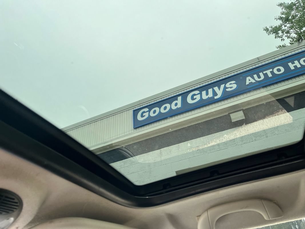Used 2012 MINI Cooper Clubman FWD image 15