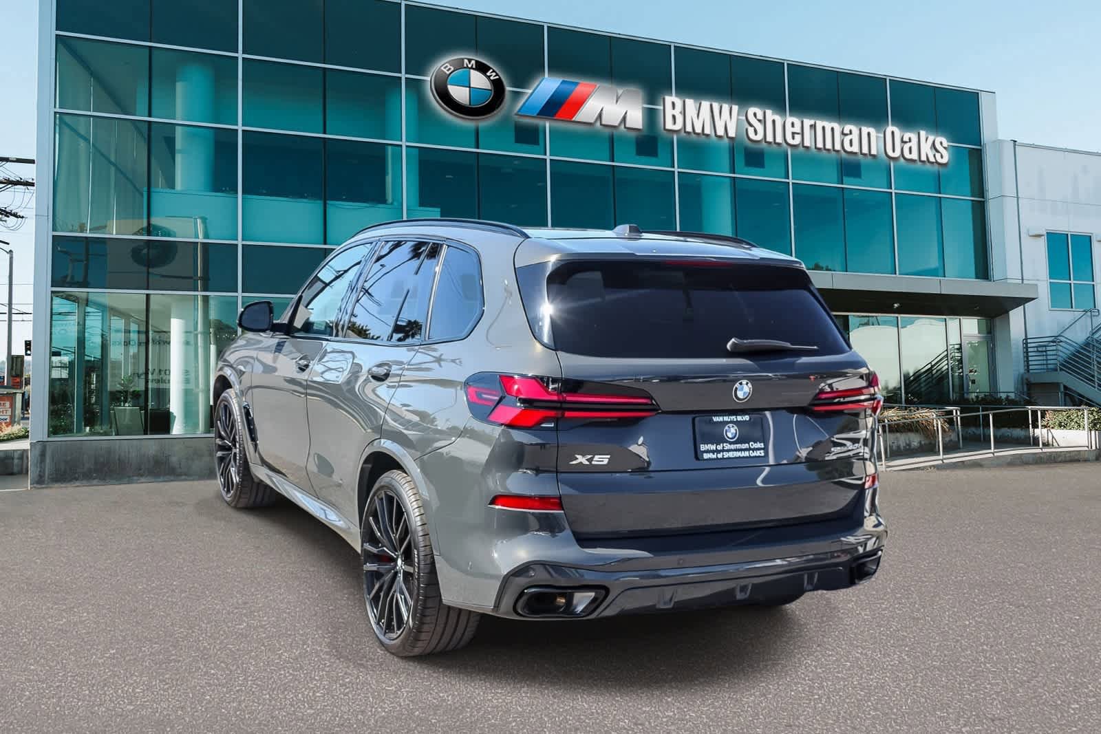 Used 2026 BMW X5 sDrive40i w/ M Sport Package RWD image 6