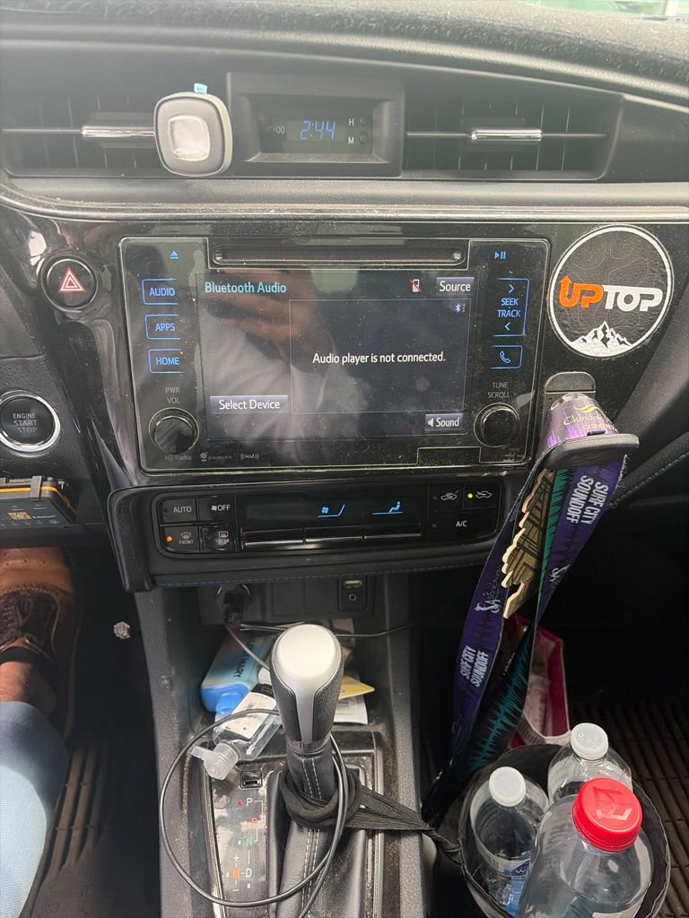 Used 2018 Toyota Corolla SE w/ SE Premium Package FWD image 10