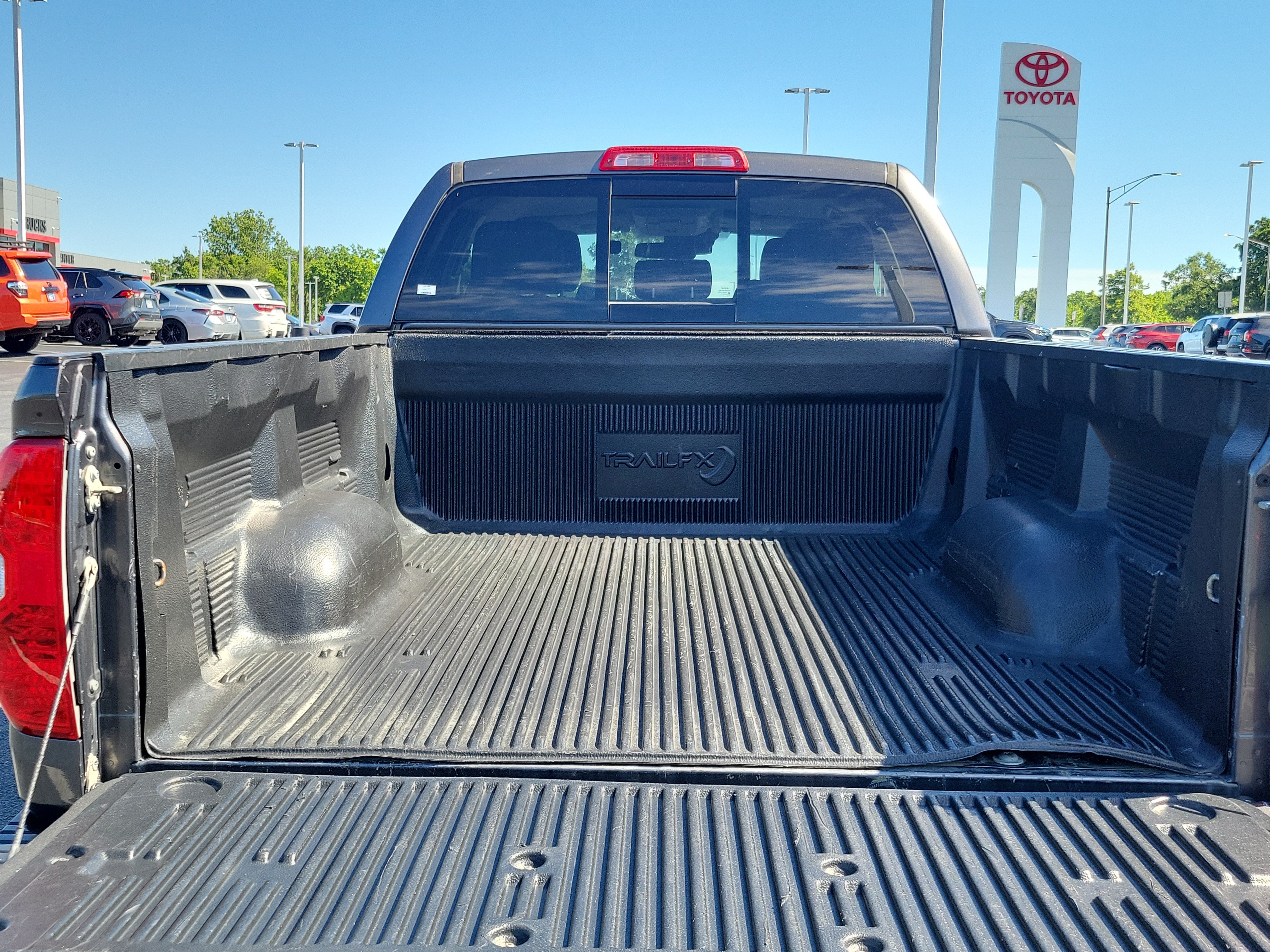 Used 2018 Toyota Tundra SR5 RWD image 10
