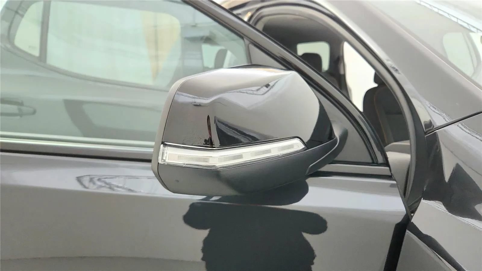 Used 2020 GMC Acadia AT4 w/ Driver Alert Package II AWD/4WD image 18