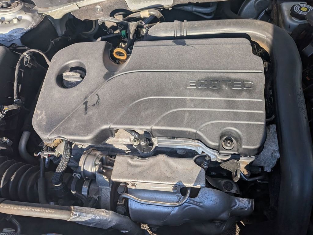 Used 2020 Chevrolet Malibu LT image 36