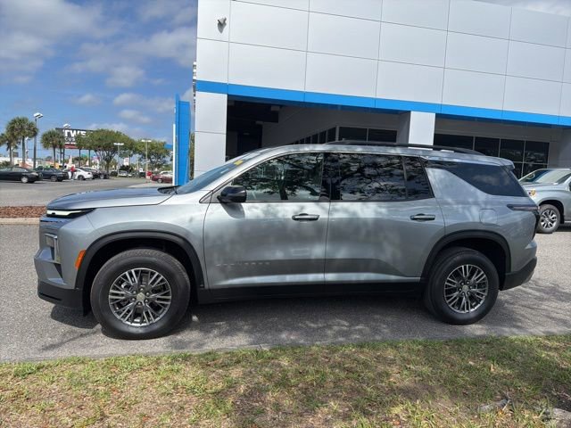 Used 2025 Chevrolet Traverse LT FWD image 5