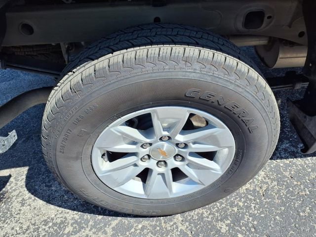 Used 2025 Chevrolet Silverado 1500 LT image 39