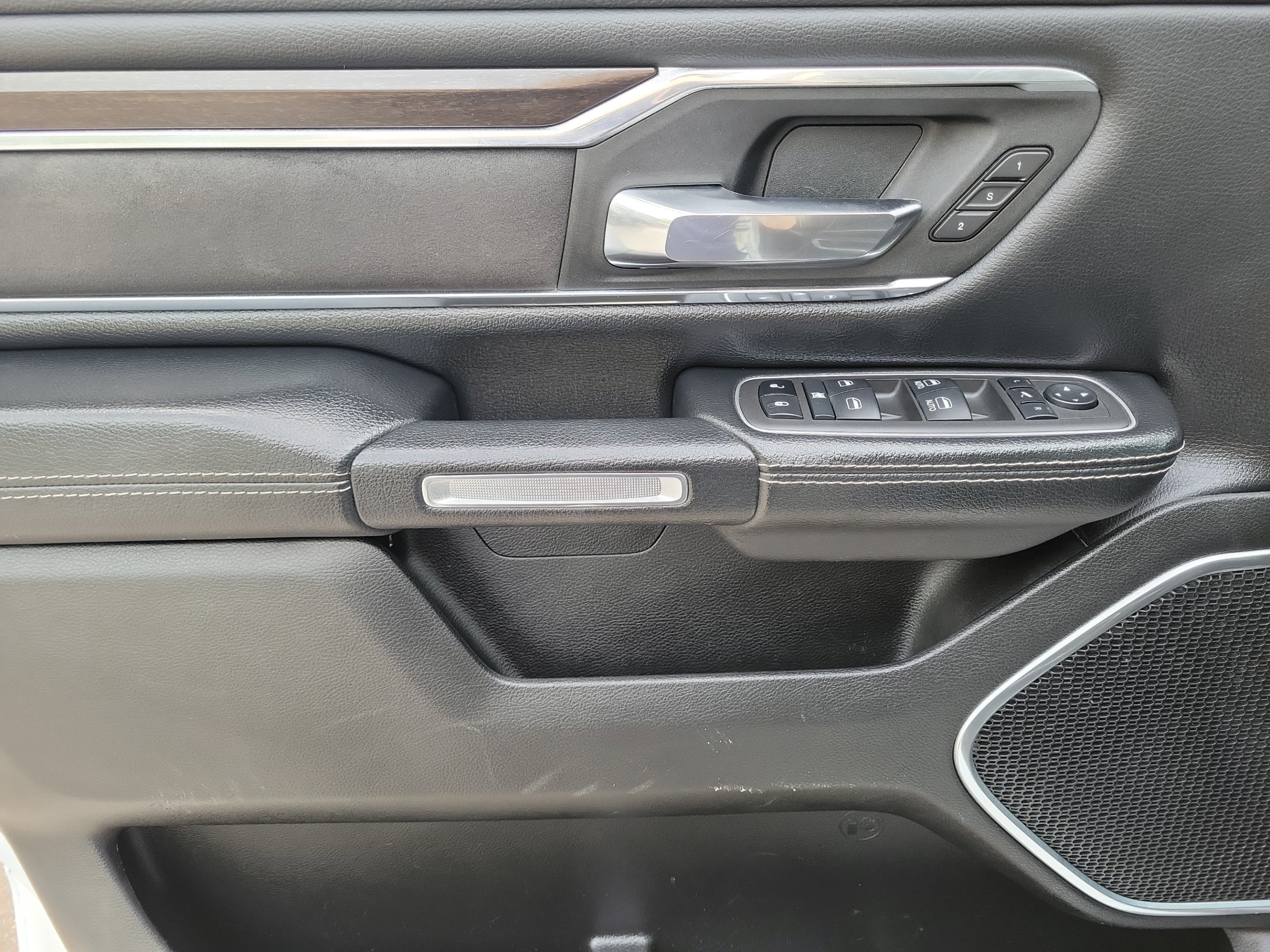 Certified 2022 RAM 1500 Laramie AWD/4WD image 12