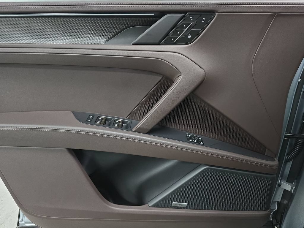 New 2026 Porsche Cayenne Turbo AWD/4WD image 23