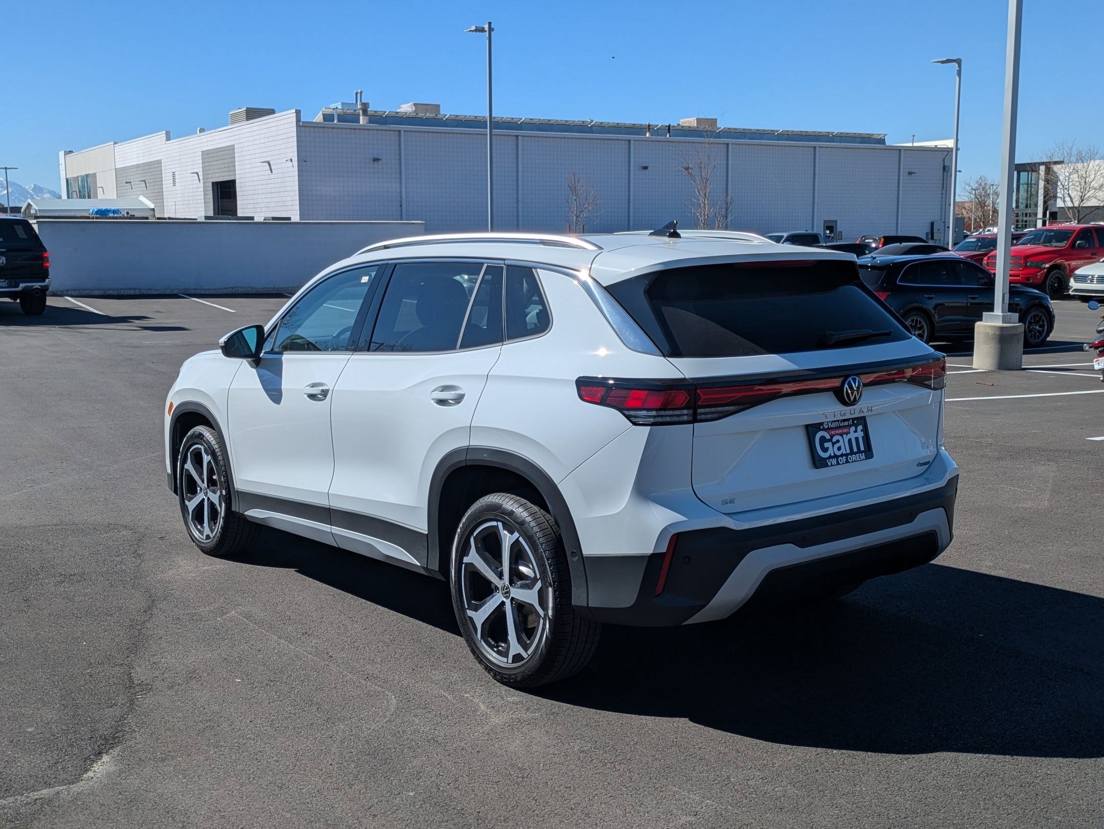 New 2026 Volkswagen Tiguan SE AWD/4WD image 8