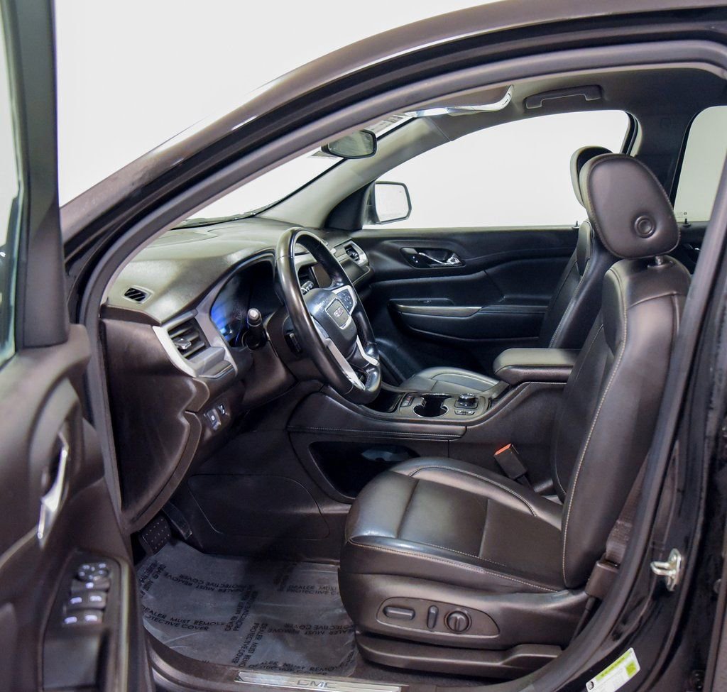 Used 2023 GMC Acadia SLT image 2