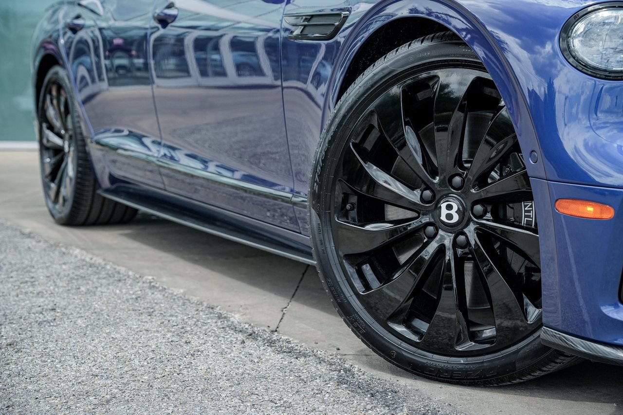 New 2025 Bentley Flying Spur Plug-In Hybrid AWD/4WD image 16