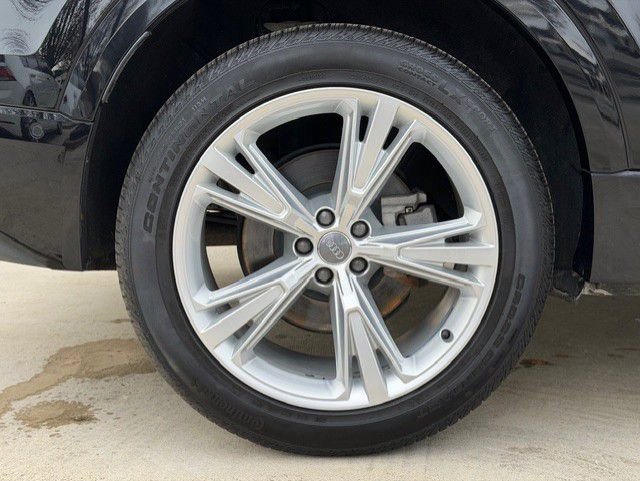 Used 2019 Audi Q8 Premium Plus image 17