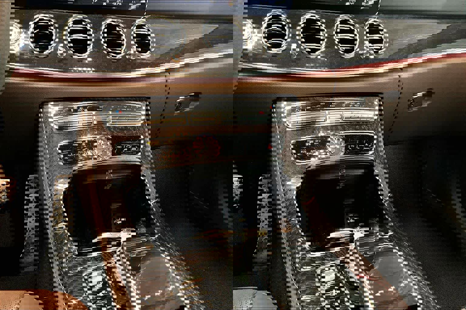 Used 2019 Mercedes-Benz E 63 AMG S image 29