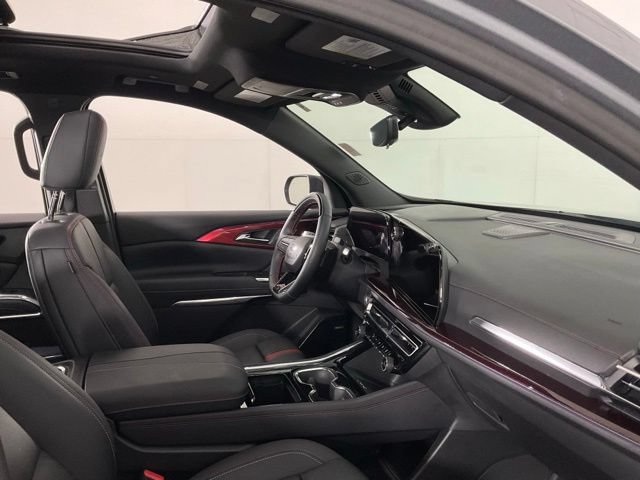 Used 2026 Chevrolet Traverse RS w/ LPO, Floor Liner Package FWD image 28