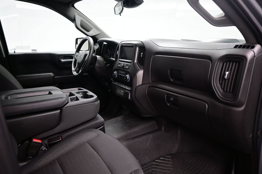 Used 2025 Chevrolet Silverado 1500 Custom Trail Boss w/ LPO, Dark Essentials Package AWD/4WD image 11
