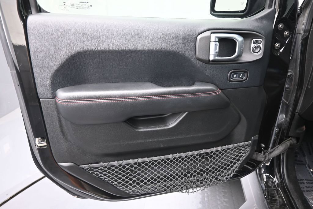 Used 2018 Jeep Wrangler Unlimited Rubicon w/ Dual Top Group AWD/4WD image 16