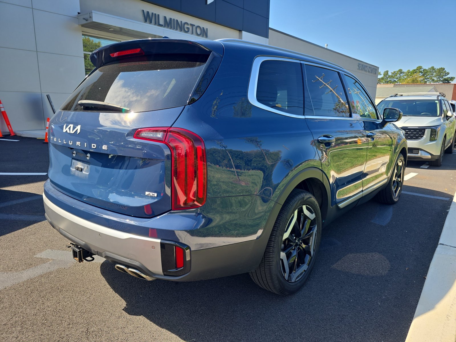 Used 2023 Kia Telluride S w/ S Sunroof Package AWD/4WD image 4