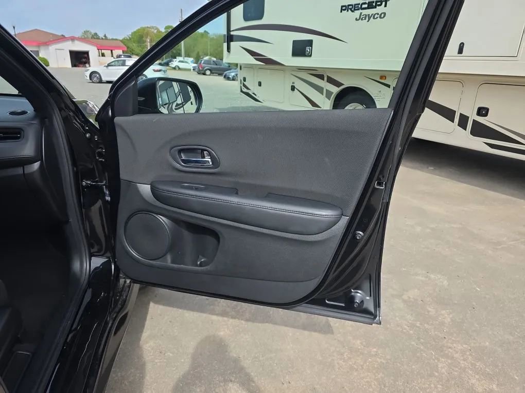 Used 2022 Honda HR-V Sport image 42