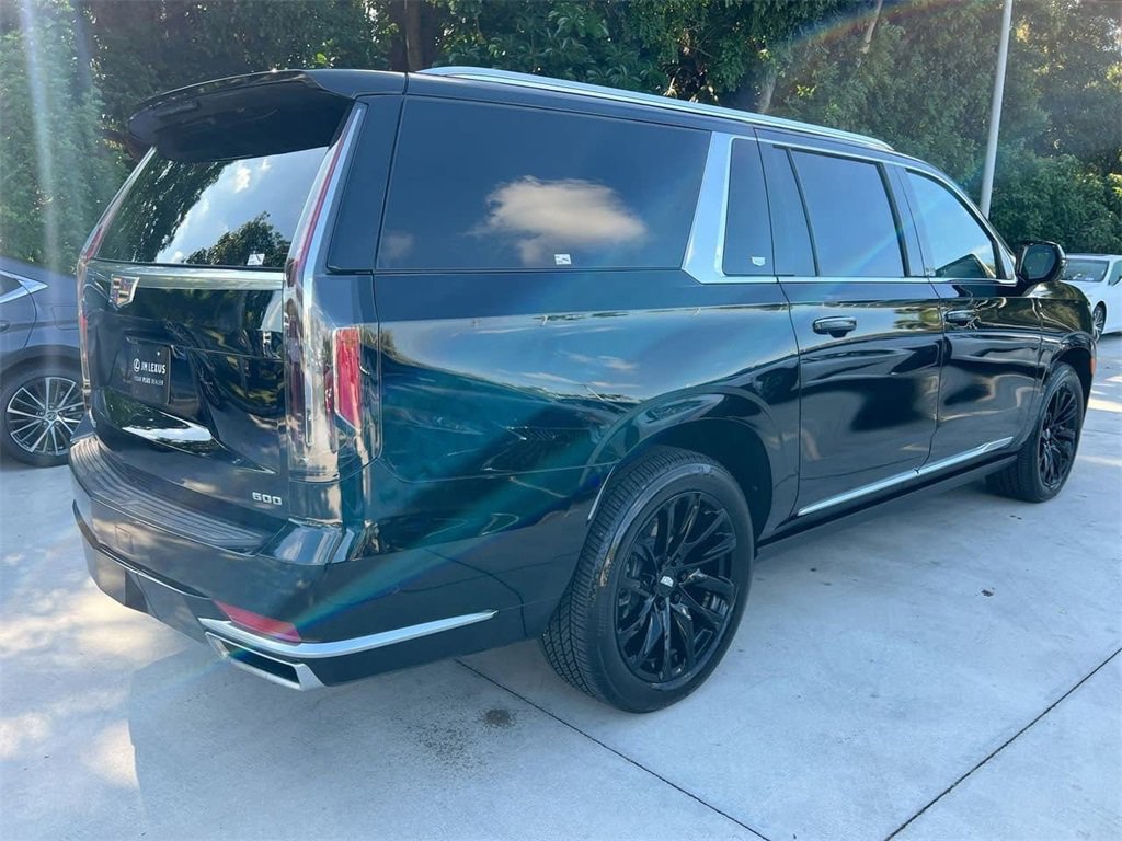 Used 2024 Cadillac Escalade ESV Premium Luxury w/ Performance Package image 7