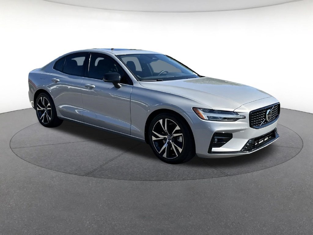 Used 2024 Volvo S60 B5 Core FWD image 8